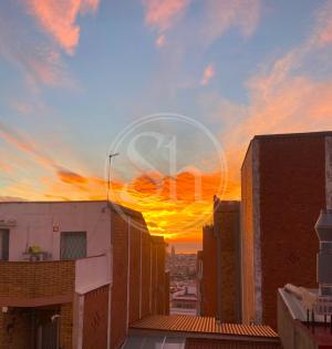 Ático con vistas al mar y a Montjuic