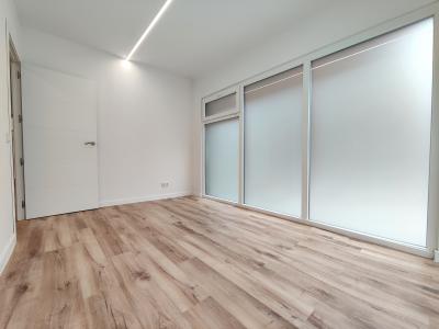 Local en Lloguer a Barcelona Coll I Vehí - Lorenzale (iva Incluido)
