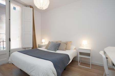 Apartamento en alquiler temporal de tres habitaciones en Eixample