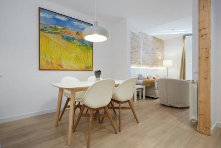 Apartamento en alquiler temporal de tres habitaciones en Eixample