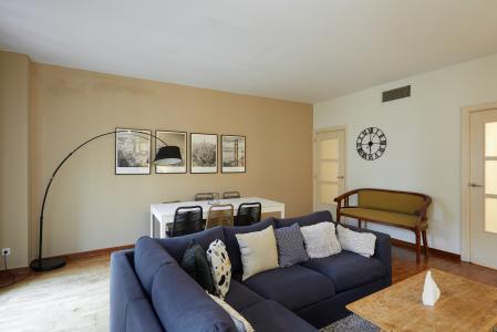 Alquiler temporal piso en c/ Fontanella con Plaza Catalunya