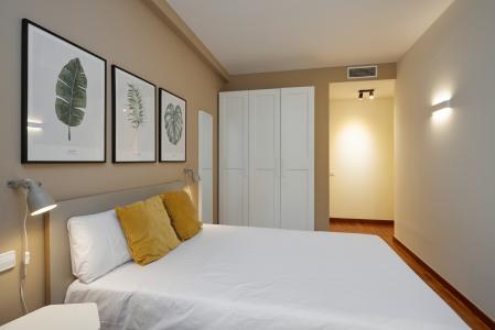 Alquiler temporal piso en c/ Fontanella con Plaza Catalunya