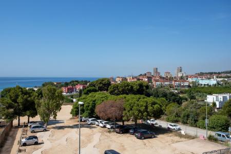 Inmueble de 50m² en Montgat con terraza y plaza de parking