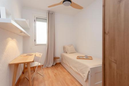 Inmueble Amueblado en Sant Martí con Ascensor y 60m²