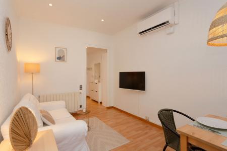 Inmueble Amueblado en Sant Martí con Ascensor y 60m²