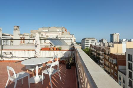 Inmueble Amueblado en Sant Martí con Ascensor y 60m²