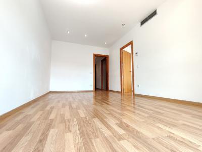Piso en Alquiler en Barcelona Rosselló - Entença