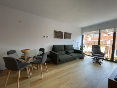 Apartamento en alquiler temporal con dos habitaciones y piscina en Gràcia