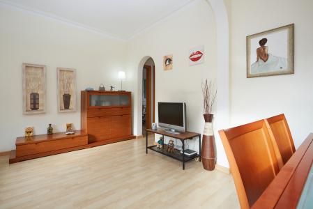 Inmueble de 84 m² con 2 habitaciones y balcón en Gràcia