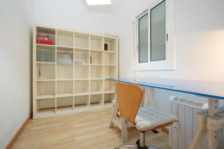 Inmueble de 84 m² con 2 habitaciones y balcón en Gràcia