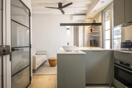 Inmueble Amueblado de 38 m² en Ciutat Vella con Terraza y Vistas al Mar