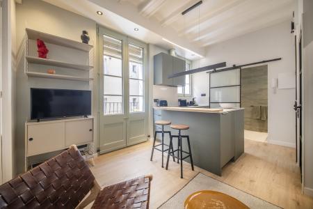 Inmueble Amueblado de 38 m² en Ciutat Vella con Terraza y Vistas al Mar
