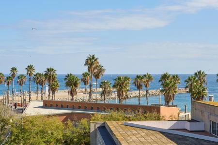 Inmueble Amueblado de 38 m² en Ciutat Vella con Terraza y Vistas al Mar