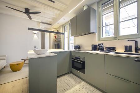 Inmueble Amueblado de 38 m² en Ciutat Vella con Terraza y Vistas al Mar