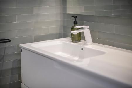 Inmueble Amueblado de 38 m² en Ciutat Vella con Terraza y Vistas al Mar