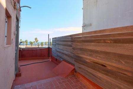 Inmueble Amueblado de 38 m² en Ciutat Vella con Terraza y Vistas al Mar