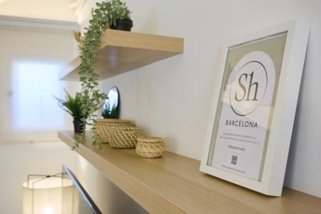 Alquiler de temporada en Ciutat Vella: Apartamento con balcón y despacho