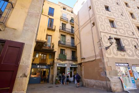Alquiler de temporada en Ciutat Vella: Apartamento con balcón y despacho