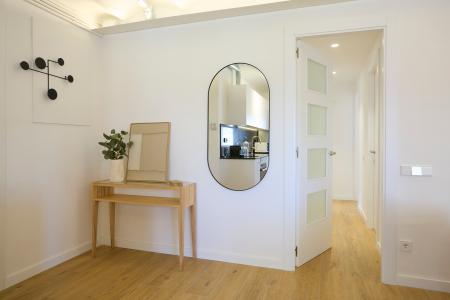 Alquiler de temporada en Ciutat Vella: Apartamento con balcón y despacho