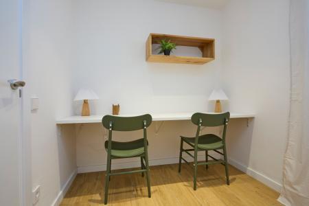 Alquiler de temporada en Ciutat Vella: Apartamento con balcón y despacho