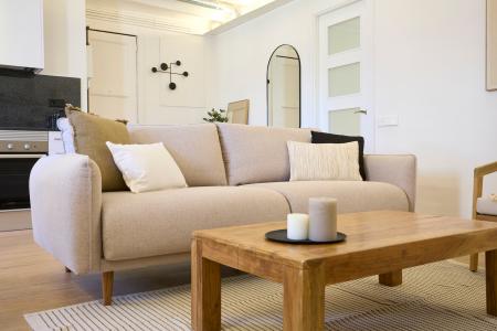 Alquiler de temporada en Ciutat Vella: Apartamento con balcón y despacho