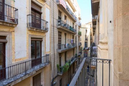 Pis en Lloguer a Barcelona Milans - Avinyó (10 Months Minimum)