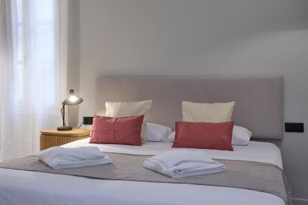 Inmueble Amueblado de 75 m² en Ciutat Vella con 2 Habitaciones Dobles
