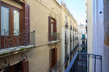 Inmueble Amueblado de 75 m² en Ciutat Vella con 2 Habitaciones Dobles