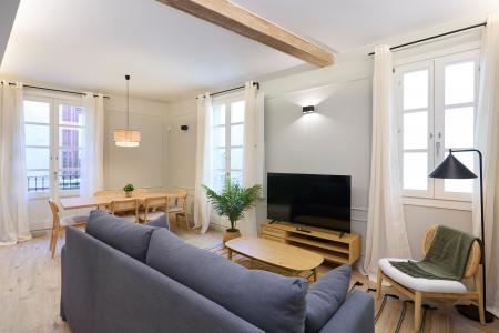 Inmueble Amueblado de 75 m² en Ciutat Vella con 2 Habitaciones Dobles