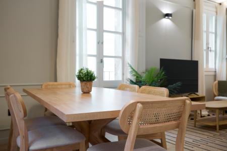 Inmueble Amueblado de 75 m² en Ciutat Vella con 2 Habitaciones Dobles