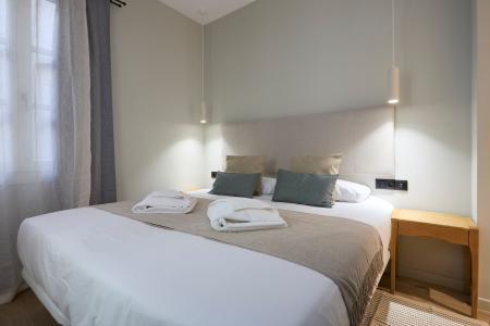 Inmueble Amueblado de 75 m² en Ciutat Vella con 2 Habitaciones Dobles