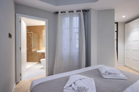 Inmueble Amueblado de 75 m² en Ciutat Vella con 2 Habitaciones Dobles