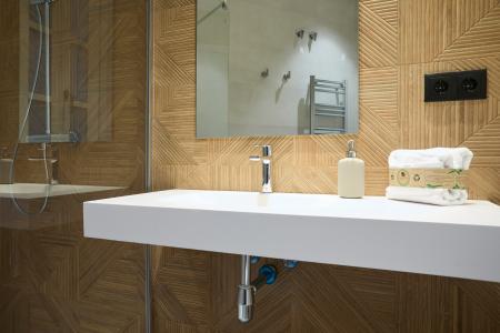 Inmueble Amueblado de 75 m² en Ciutat Vella con 2 Habitaciones Dobles