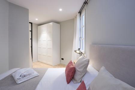 Inmueble Amueblado de 75 m² en Ciutat Vella con 2 Habitaciones Dobles