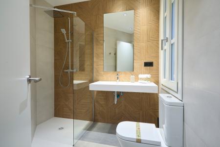 Inmueble Amueblado de 75 m² en Ciutat Vella con 2 Habitaciones Dobles