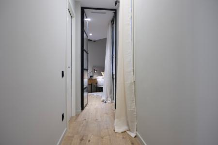 Inmueble Amueblado de 75 m² en Ciutat Vella con 2 Habitaciones Dobles