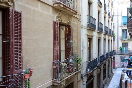 Inmueble de 74 m² en Ciutat Vella con 2 Habitaciones Dobles