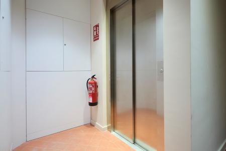 Inmueble de 74 m² en Ciutat Vella con 2 Habitaciones Dobles