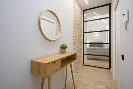 Oportunidad en Ciutat Vella: Inmueble de 74 m² con 2 Habitaciones