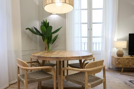 Oportunidad en Ciutat Vella: Inmueble de 74 m² con 2 Habitaciones