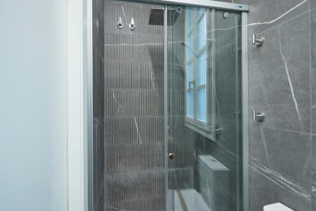 Oportunidad en Ciutat Vella: Inmueble de 74 m² con 2 Habitaciones