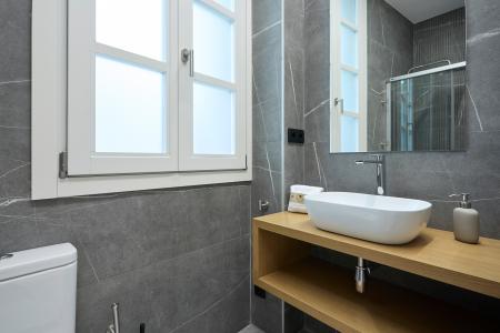 Oportunidad en Ciutat Vella: Inmueble de 74 m² con 2 Habitaciones