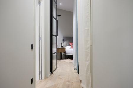 Oportunidad en Ciutat Vella: Inmueble de 74 m² con 2 Habitaciones