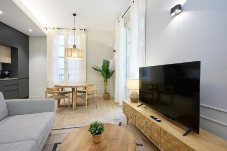 Oportunidad en Ciutat Vella: Inmueble de 74 m² con 2 Habitaciones