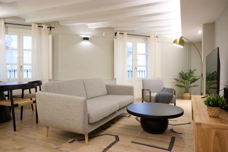 Pis en Lloguer a Barcelona Milans - Avinyó (10 Months Minimum)