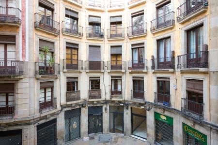 Pis en Lloguer a Barcelona Milans - Avinyó (10 Months Minimum)