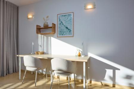 Inmueble de 50 m² con Balcón y Estilo en Montgat