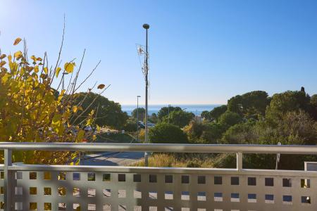 Inmueble de 50 m² con Balcón y Estilo en Montgat