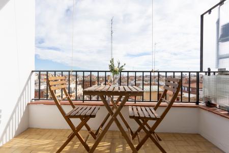 Apartamento en alquiler temporal de 66 m² con terraza y 3 habitaciones en Sant Andreu