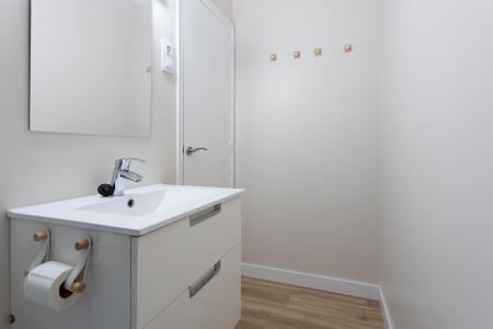 Apartamento en alquiler temporal de 66 m² con terraza y 3 habitaciones en Sant Andreu